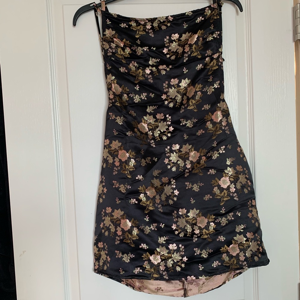 LAST CHANCE🖤donating on 1/6